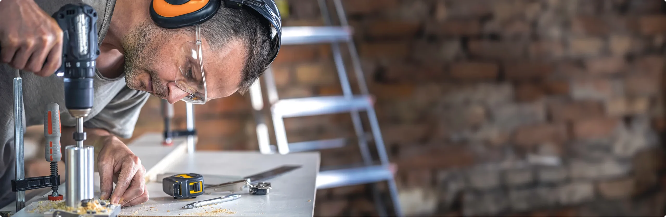 <p><em>Expert</em> Stair Contractor & Railing <br />Installation <em>in NYC & Long Island.</em></p>
